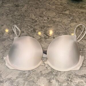 Victoria's Secret Elegant White Bra
